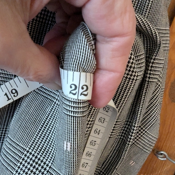 Gallery Gray Collarless Blazer with Modern Silhouette - Picture 9 of 12